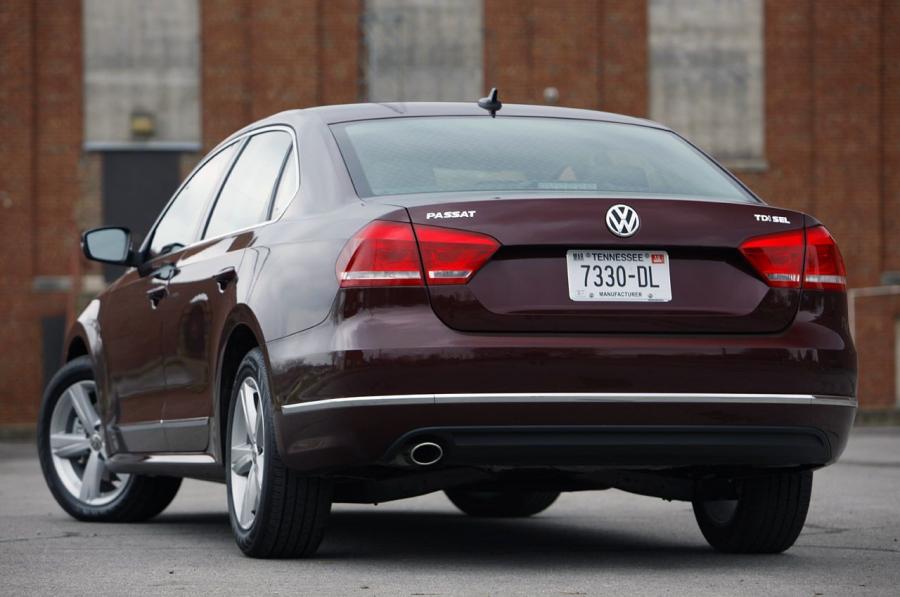  Volkswagen Passat 2011 года  (US) (фото 81 из 111)